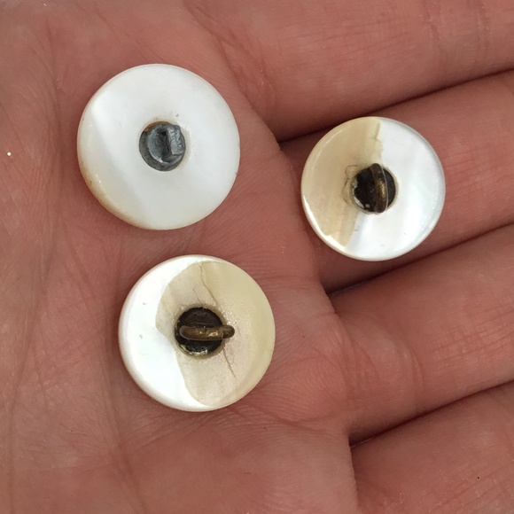 Vintage 3 piece Round Mother of Pearl Shank Buttons 13mm Genuine Shell - Picture 2 of 2